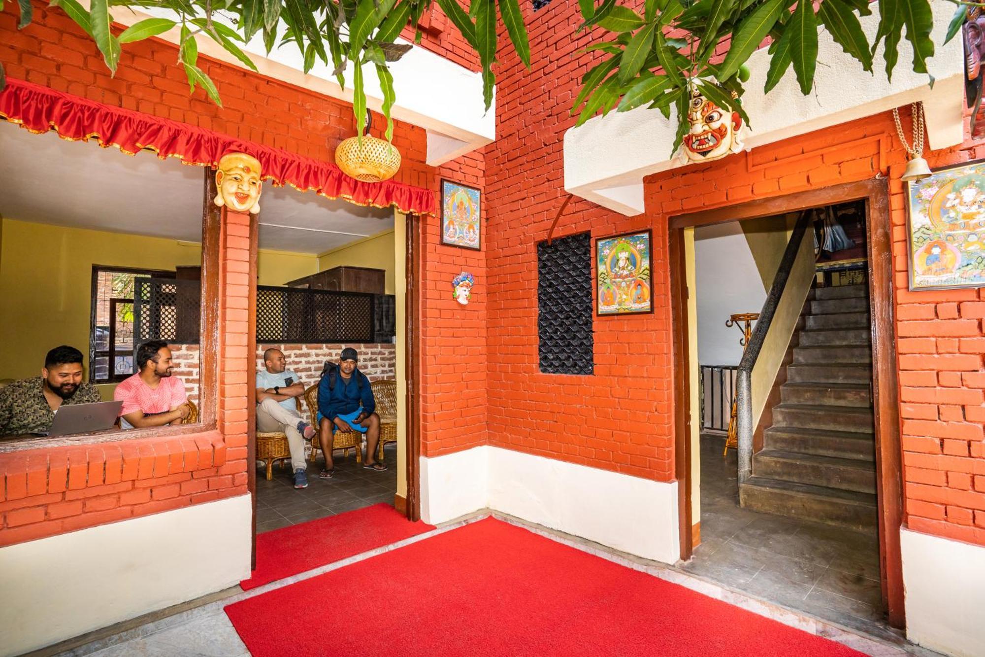 Nepali Heritage Hotel Katmandú Exterior foto