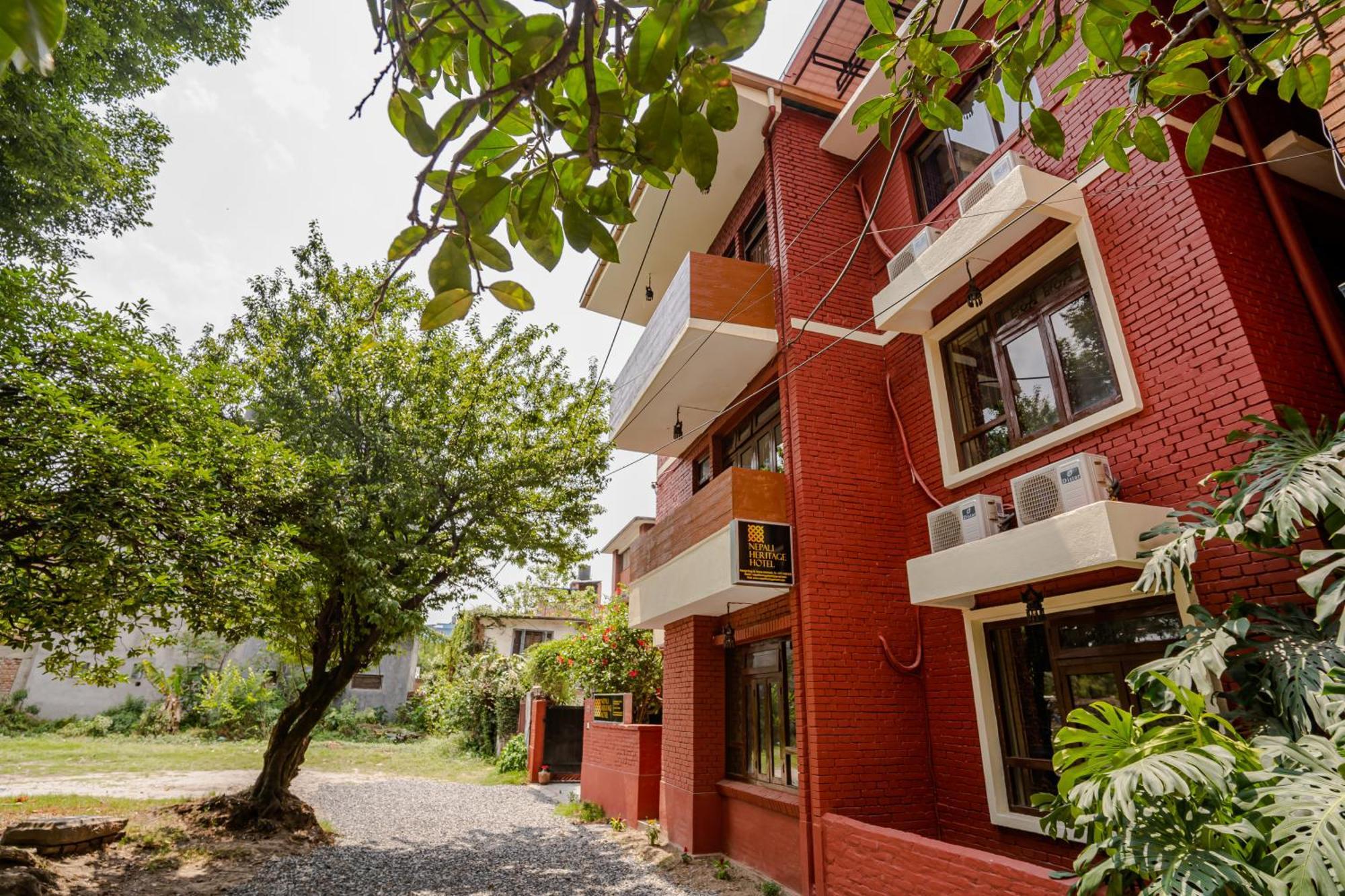 Nepali Heritage Hotel Katmandú Exterior foto