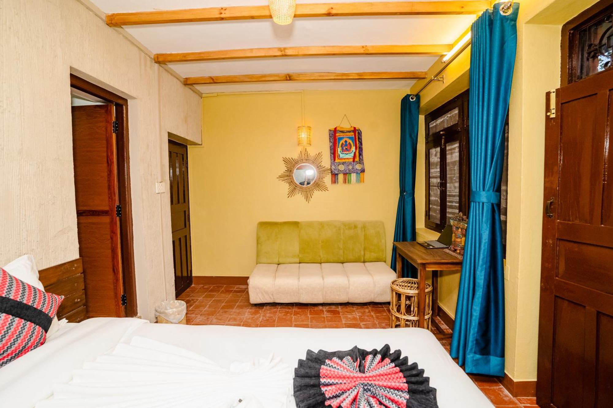 Nepali Heritage Hotel Katmandú Exterior foto