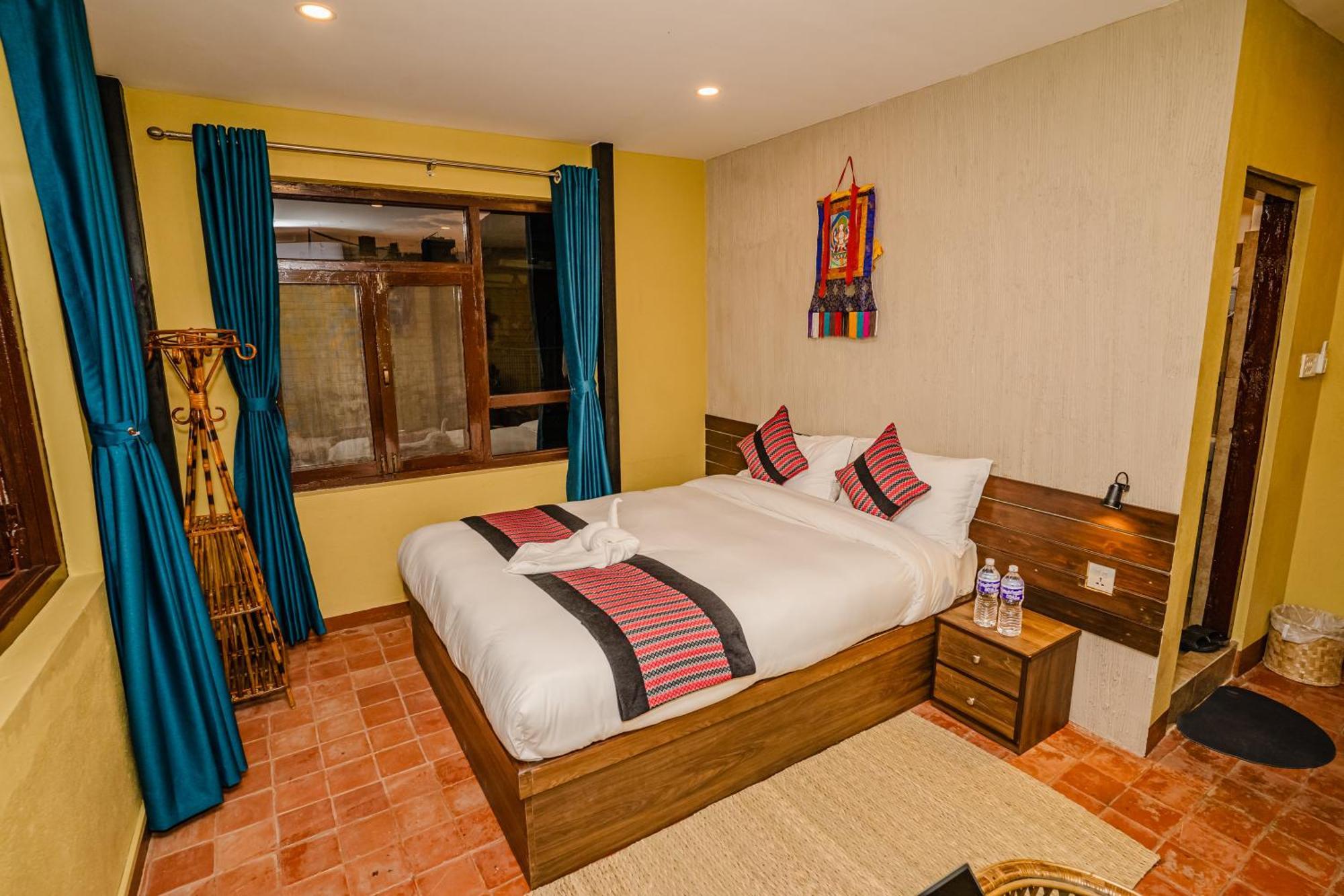 Nepali Heritage Hotel Katmandú Exterior foto
