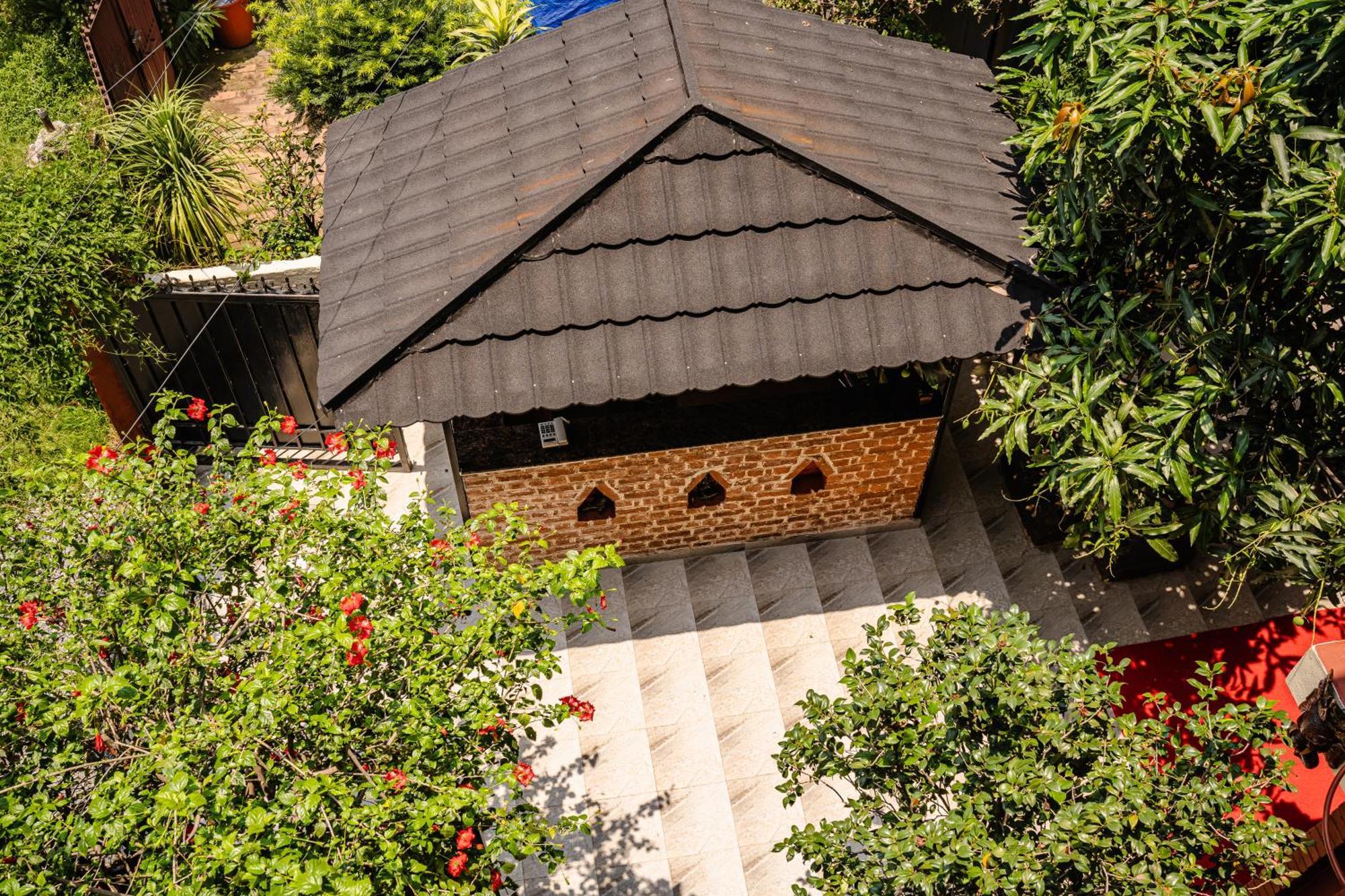 Nepali Heritage Hotel Katmandú Exterior foto