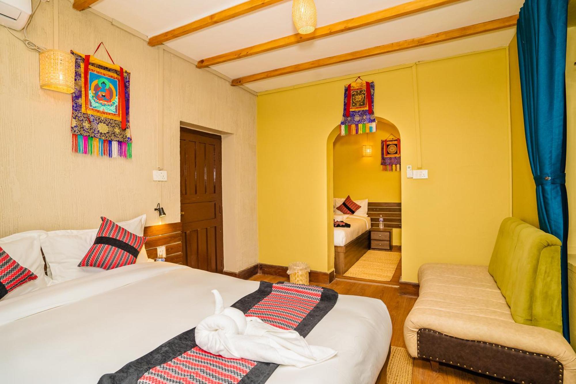 Nepali Heritage Hotel Katmandú Exterior foto